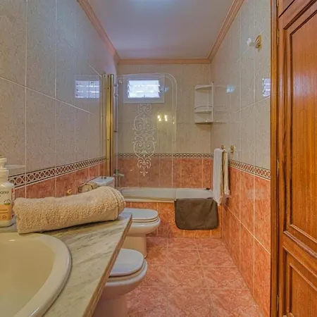 Stunning 3 Bedroom In With Ocean Views Radazul