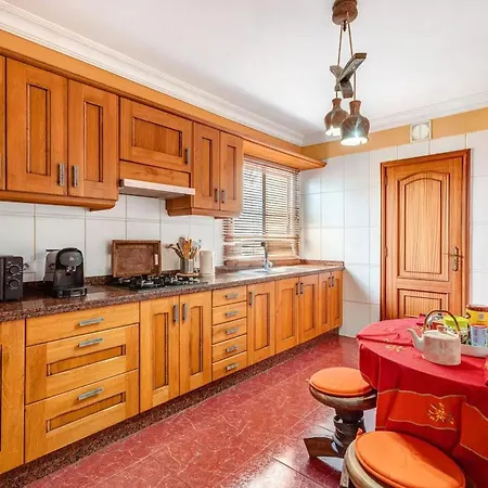 Stunning 3 Bedroom In With Ocean Views 아파트 *