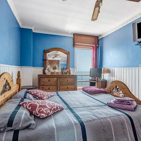 Stunning 3 Bedroom In With Ocean Views