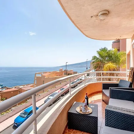 Stunning 3 Bedroom In With Ocean Views 아파트