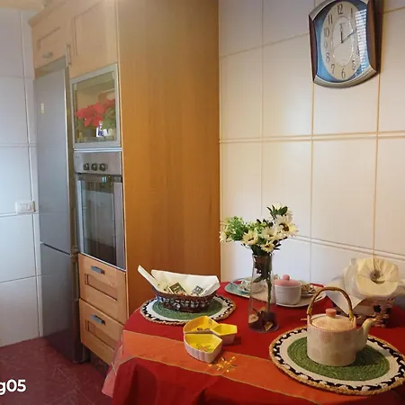 Stunning 3 Bedroom In With Ocean Views *