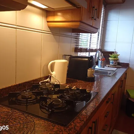 Stunning 3 Bedroom In With Ocean Views 아파트