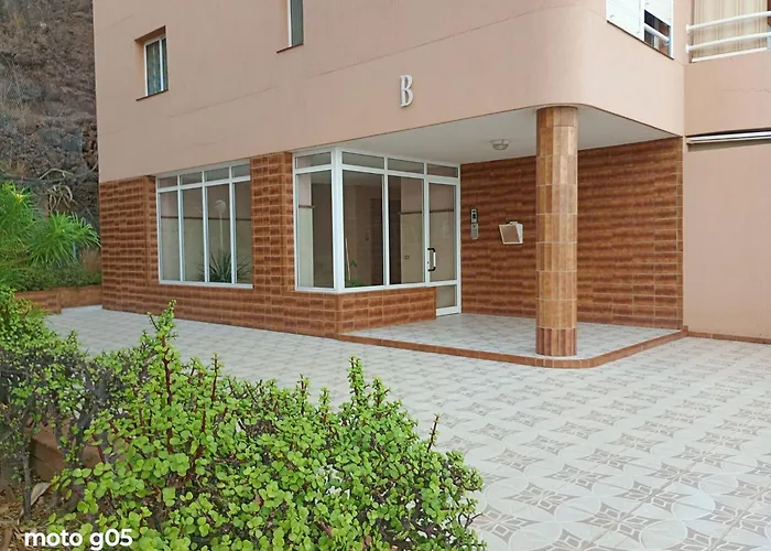 Stunning 3 Bedroom In With Ocean Views דירה