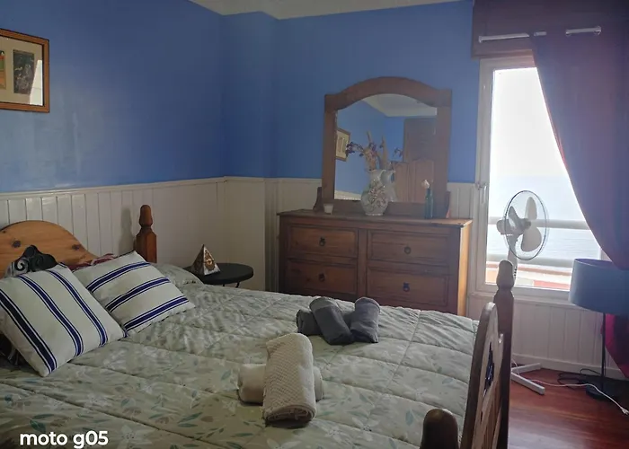 Stunning 3 Bedroom In With Ocean Views דירה *